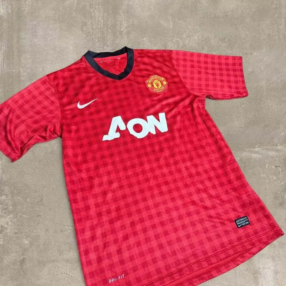 Nike Manchester United 2010/11 Home Jersey Perro #8 AON Red
